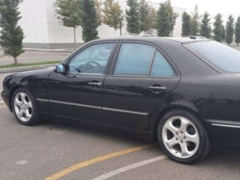Mercedes E 240, 2001 il, 2.4 L, 353 333 km