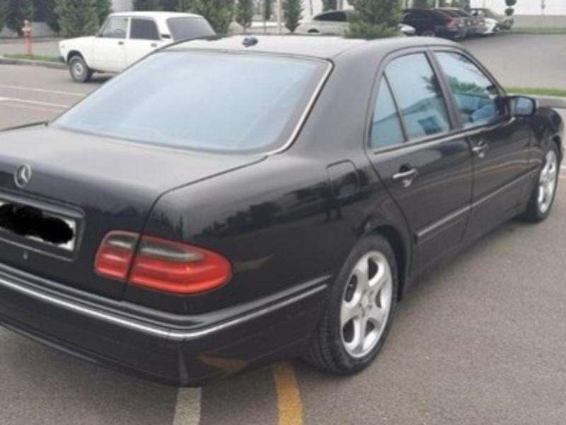 Mercedes E 240, 2001 il, 2.4 L, 353 333 km