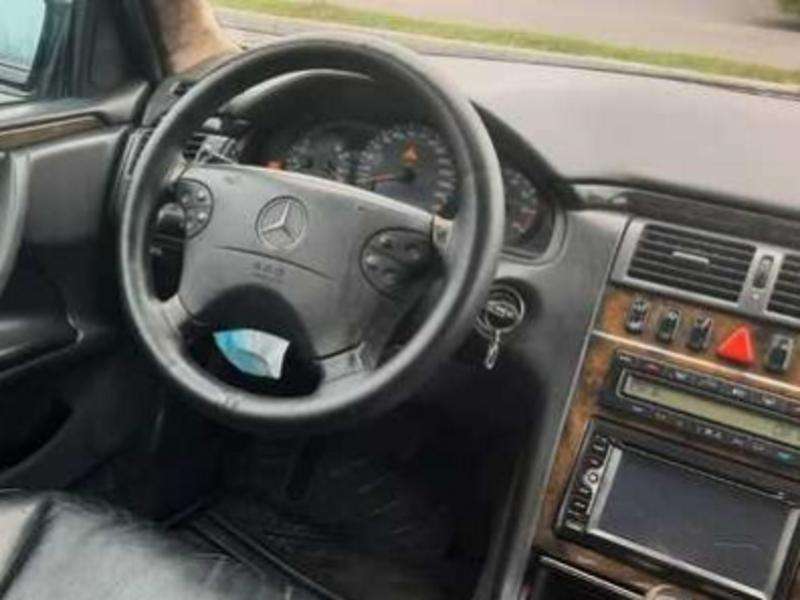 Mercedes E 240, 2001 il, 2.4 L, 353 333 km