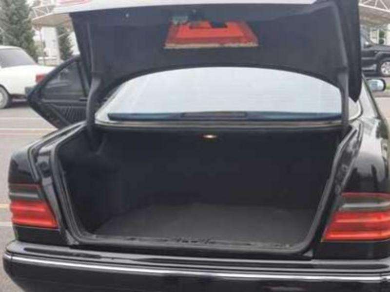 Mercedes E 240, 2001 il, 2.4 L, 353 333 km