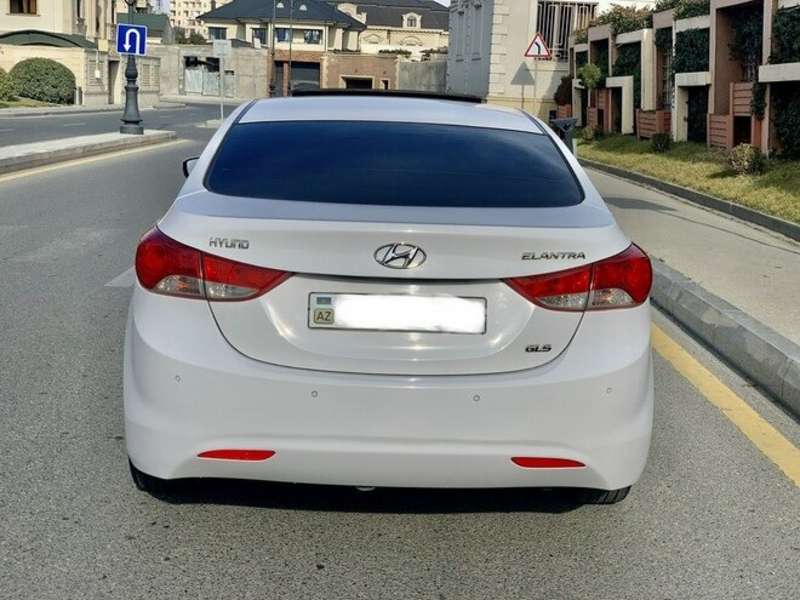 Hyundai Elantra, 2012 il, 1.8 L, 135 000 km