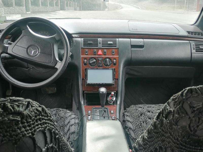 Mercedes E 230, 1996 il, 2.3 L, 340 000 km
