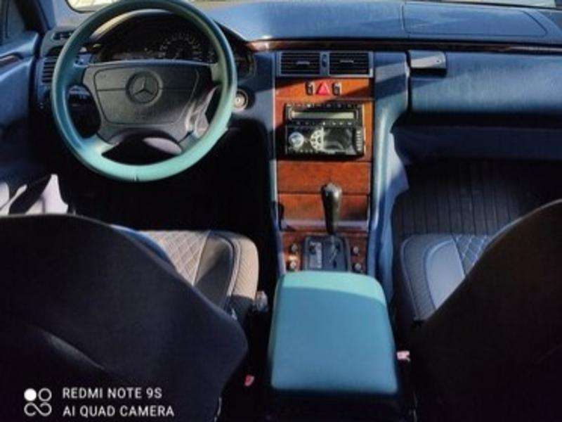 Mercedes E 230, 1996 il, 2.3 L, 365 000 km