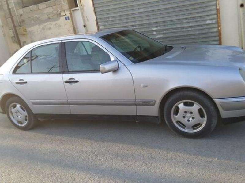 Mercedes E 240, 1999 il, 2.4 L, 185 000 km