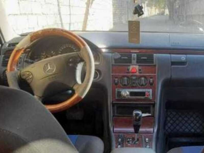 Mercedes E 220, 2001 il, 2.2 L, 886 465 km