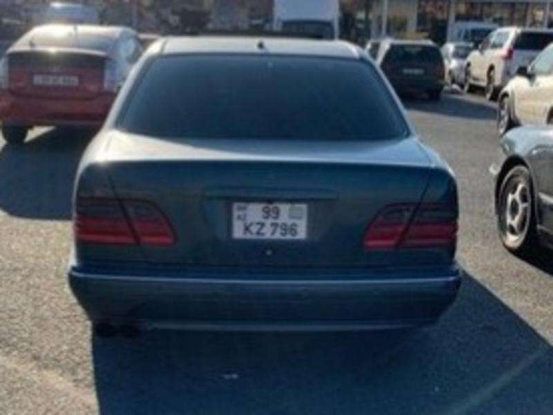 Mercedes E 320, 2001 il, 3.2 L, 336 000 km