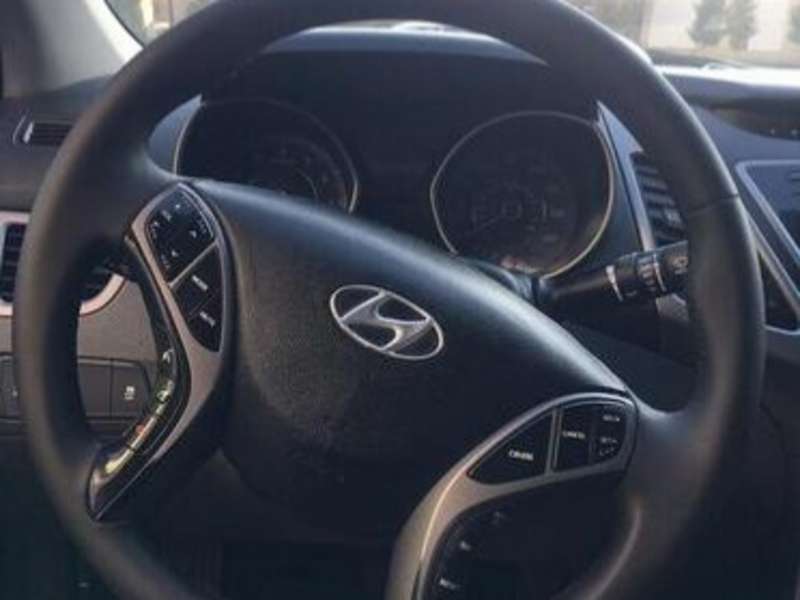 Hyundai Elantra, 2014 il, 1.8 L, 98 000 km