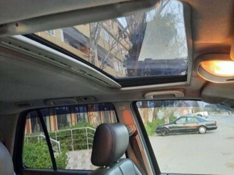 Mercedes ML 270, 2004 il, 2.7 L, 250 000 km