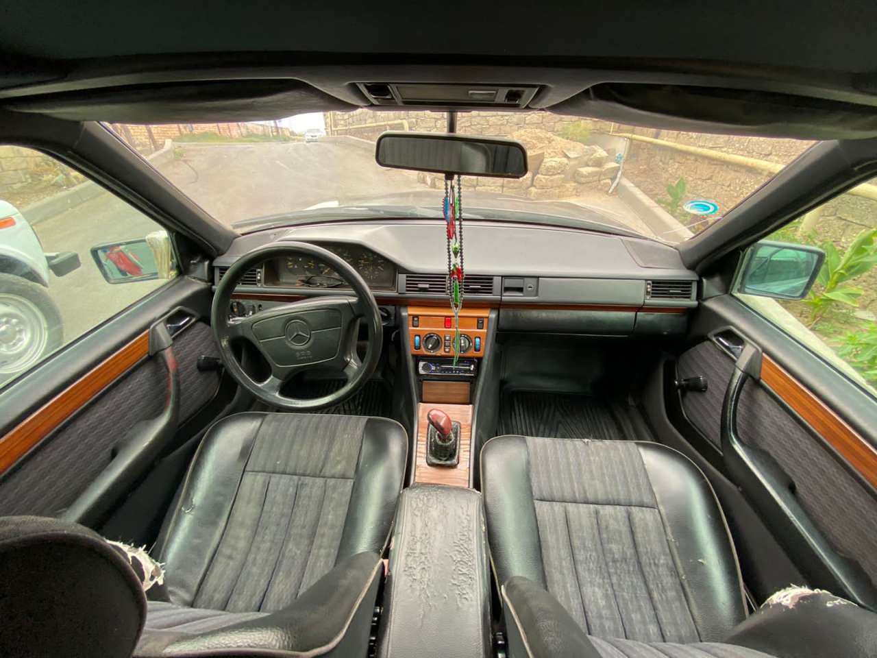 Mercedes E 250, 1993 il, 0.25 L, 630 000 km