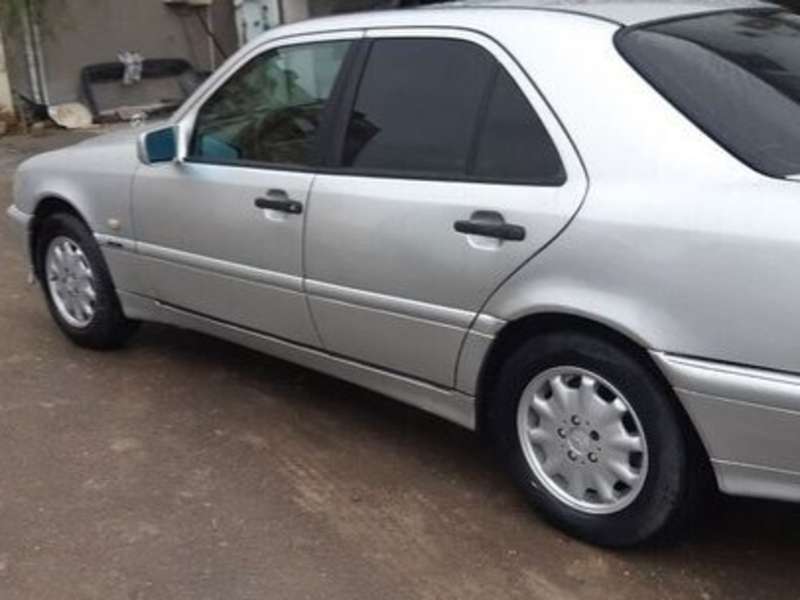 Mercedes C 240, 2000 il, 2.4 L, 155 000 km