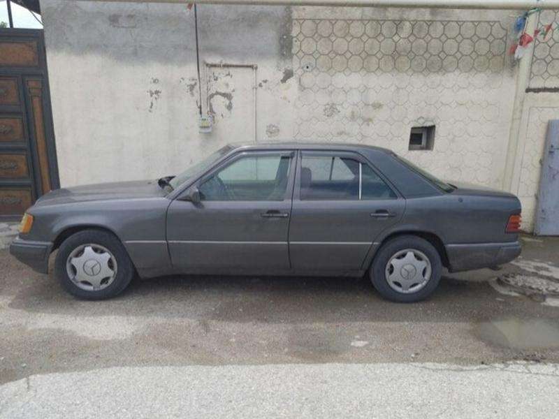 Mercedes E 300, 1988 il, 3.0 L, 300 000 km