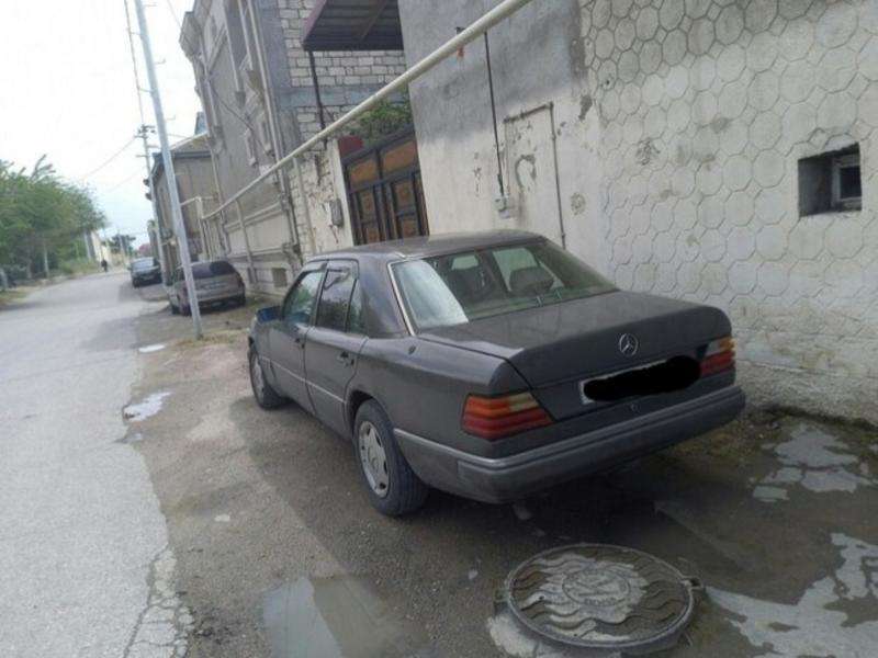 Mercedes E 300, 1988 il, 3.0 L, 300 000 km
