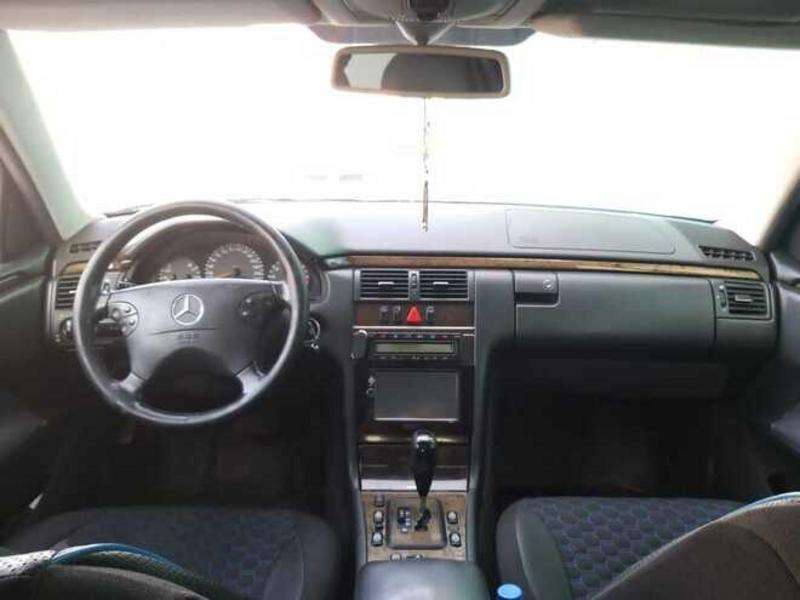 Mercedes E 240, 2000 il, 2.4 L, 217 000 km