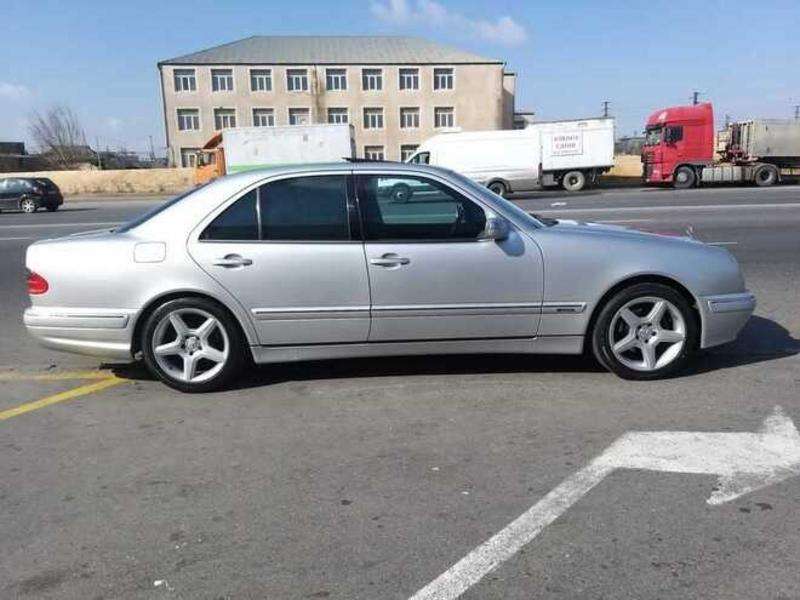 Mercedes E 240, 2000 il, 2.4 L, 217 000 km