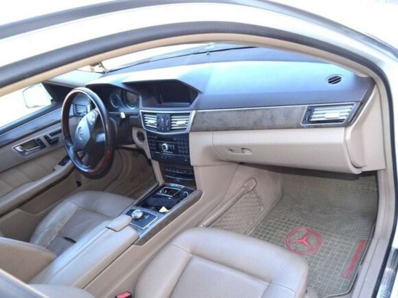 Mercedes E 350, 2010 il, 3.5 L, 123 000 km