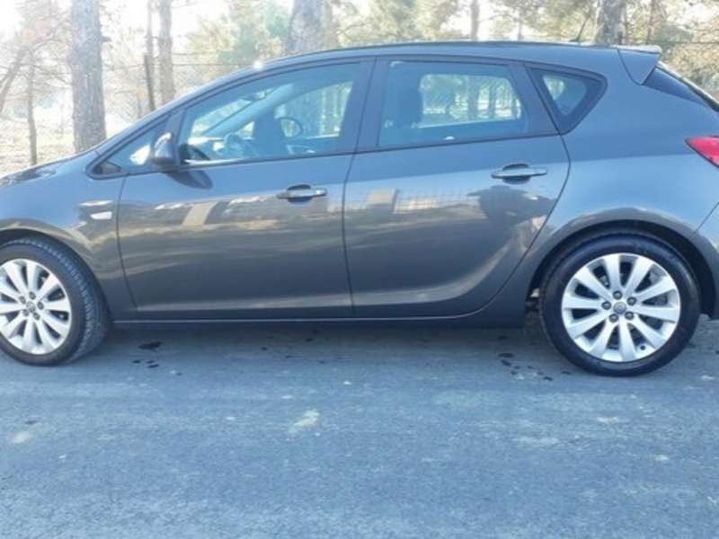 Opel Astra, 2011 il, 1.3 L, 197 000 km
