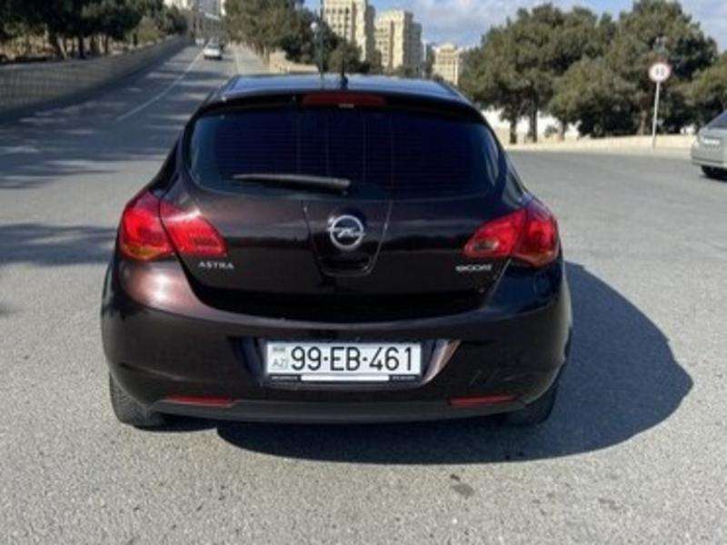 Opel Astra, 2011 il, 1.4 L, 214 000 km