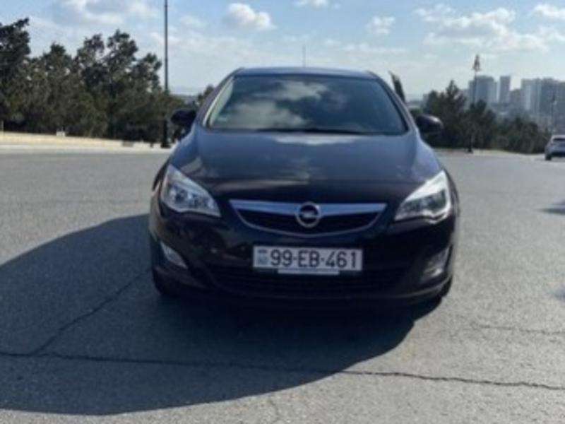 Opel Astra, 2011 il, 1.4 L, 214 000 km