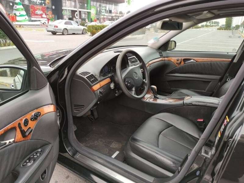 Mercedes E 240, 2003 il, 2.6 L, 263 900 km