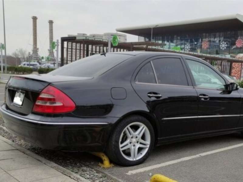 Mercedes E 240, 2003 il, 2.6 L, 263 900 km