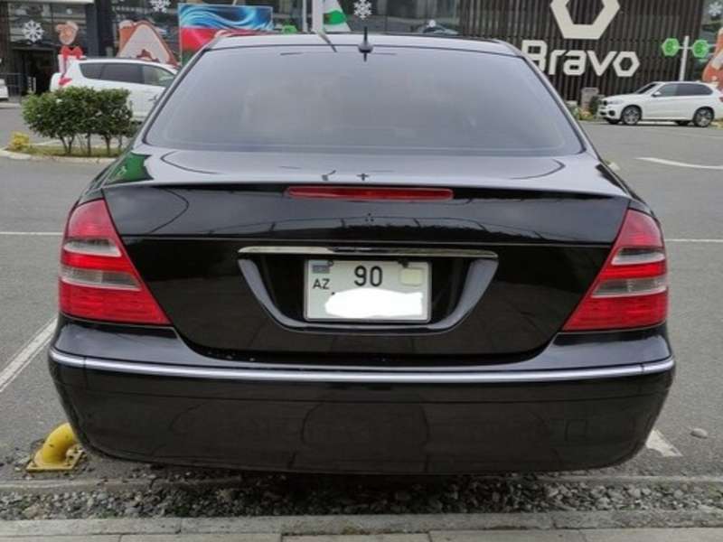 Mercedes E 240, 2003 il, 2.6 L, 263 900 km