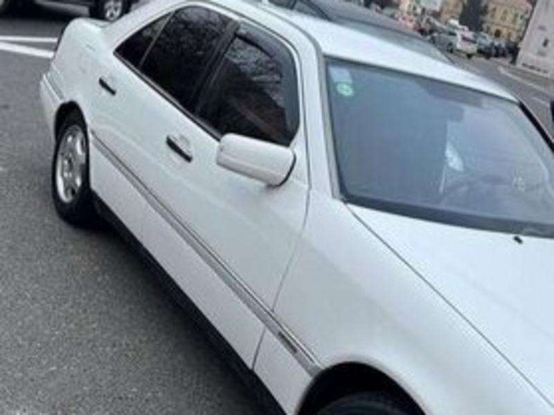 Mercedes C 200, 1994 il, 2.0 L, 228 000 km