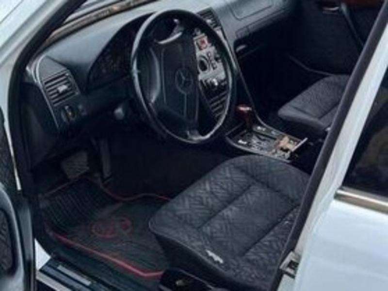 Mercedes C 200, 1994 il, 2.0 L, 228 000 km