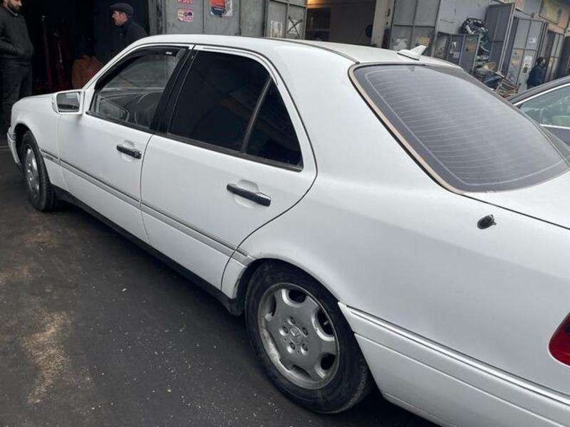 Mercedes C 200, 1994 il, 2.0 L, 228 000 km