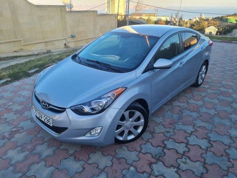 Hyundai Elantra, 2011 il, 1.8 L, 136 000 km