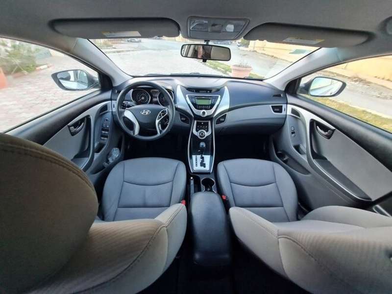 Hyundai Elantra, 2011 il, 1.8 L, 136 000 km