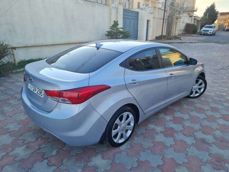Hyundai Elantra, 2011 il, 1.8 L, 136 000 km