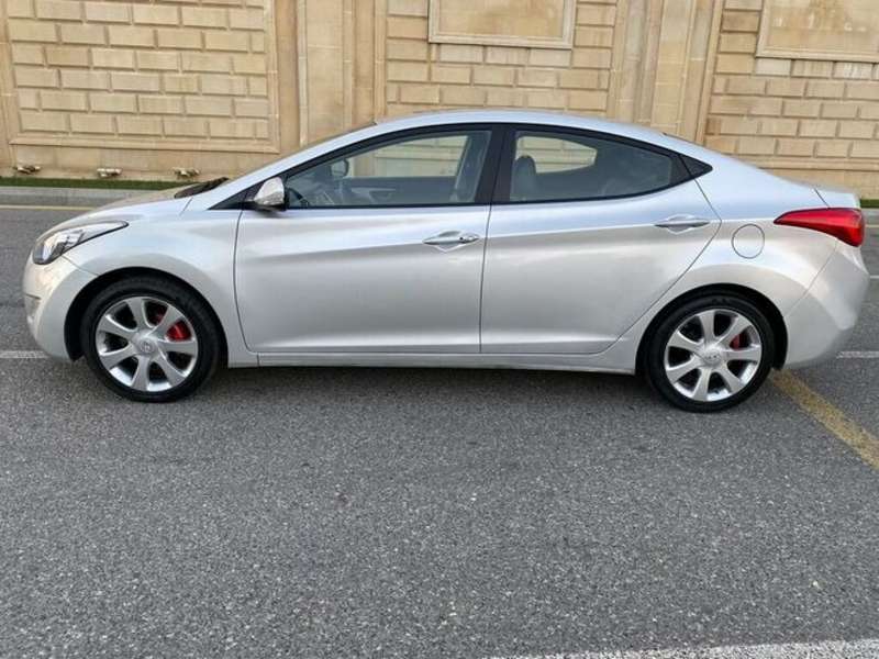 Hyundai Elantra, 2011 il, 1.8 L, 182 000 km
