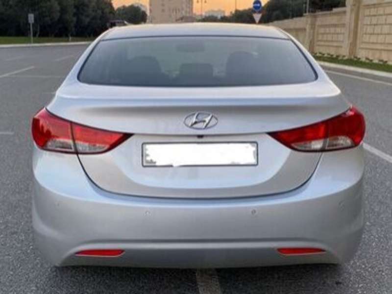 Hyundai Elantra, 2011 il, 1.8 L, 182 000 km