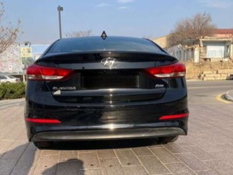 Hyundai Elantra, 2016 il, 1.4 L, 112 000 km
