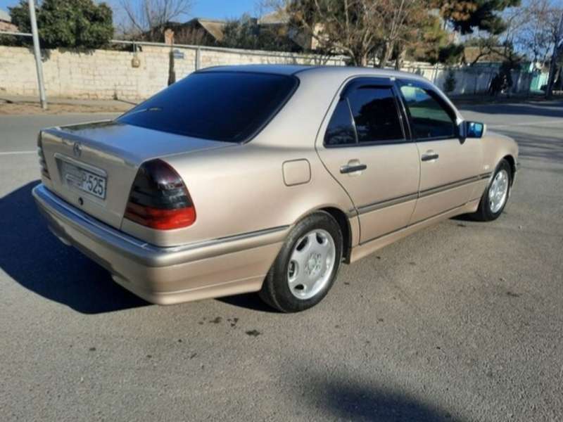 Mercedes C 180, 1999 il, 1.8 L, 300 000 km