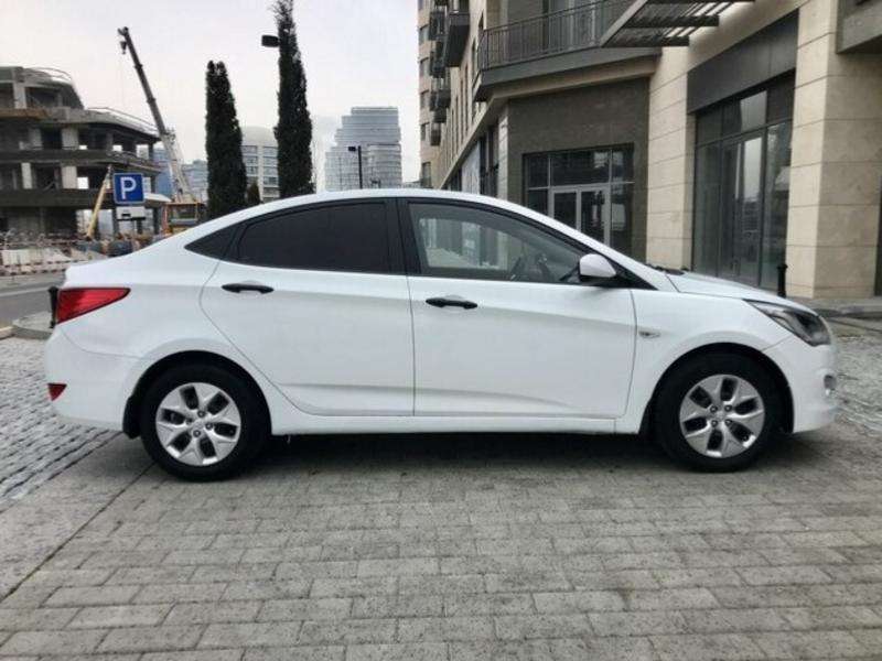Hyundai Accent, 2014 il, 1.4 L, 130 000 km