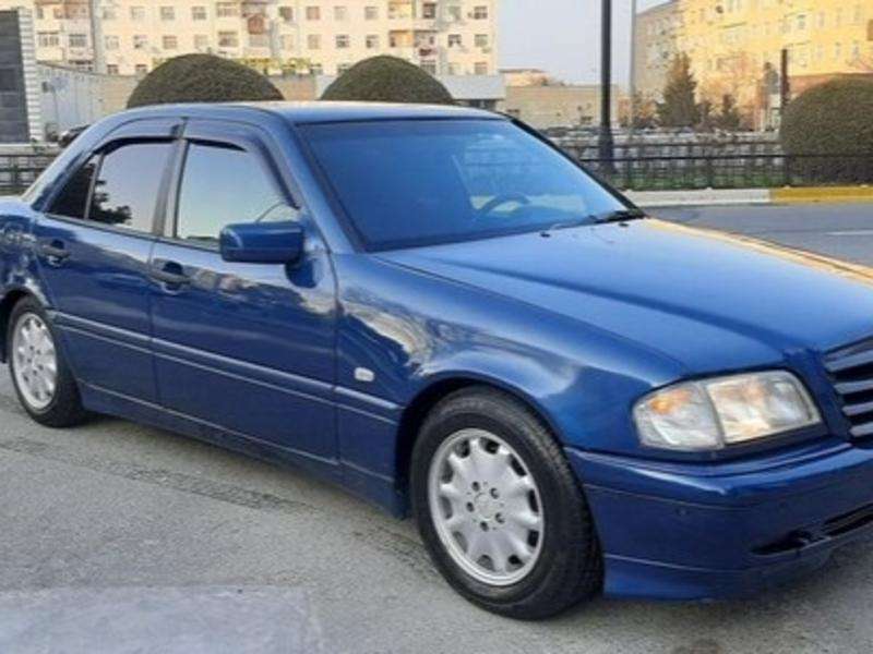 Mercedes C 240, 2000 il, 2.4 L, 276 000 km