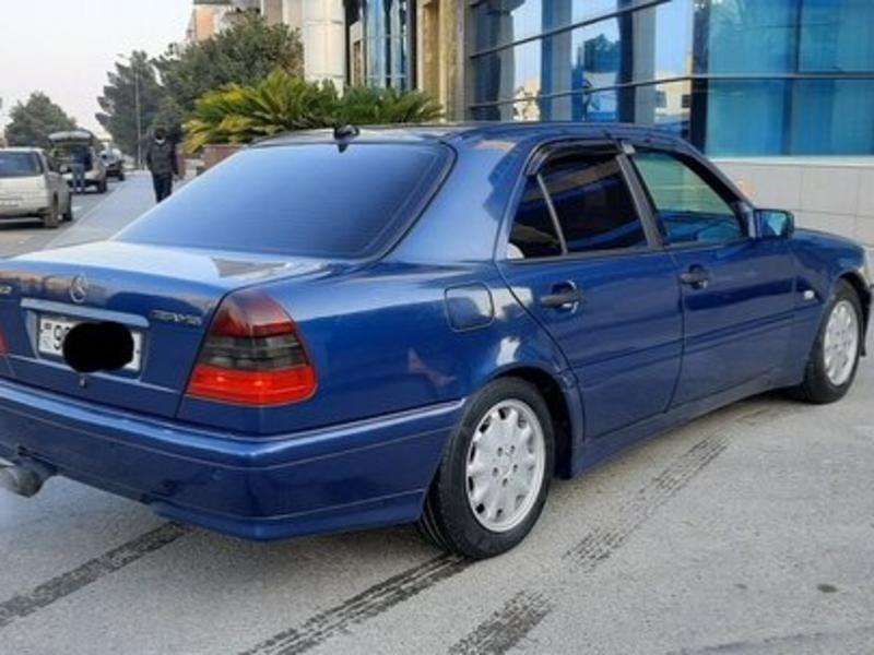 Mercedes C 240, 2000 il, 2.4 L, 276 000 km