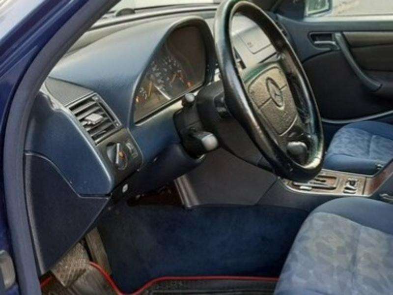 Mercedes C 240, 2000 il, 2.4 L, 276 000 km