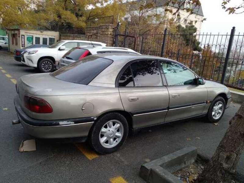 Opel Omega, 1998 il, 2.0 L, 300 000 km