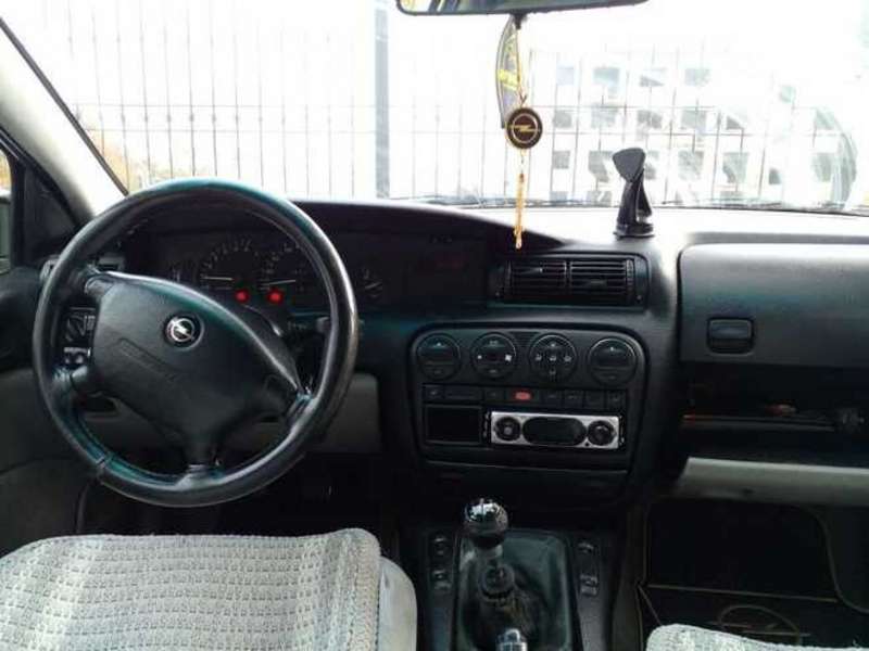 Opel Omega, 1998 il, 2.0 L, 300 000 km