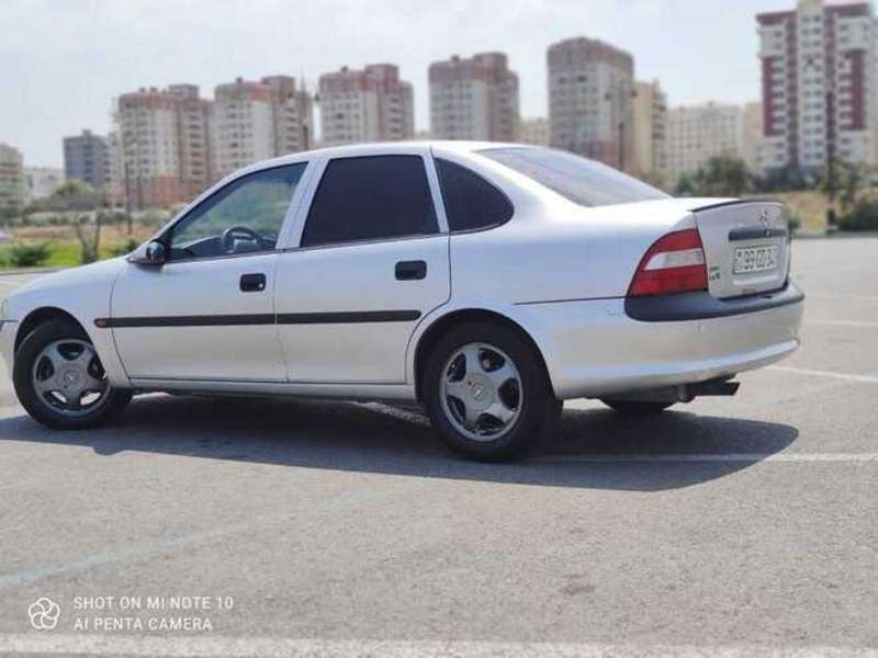 Opel Vectra, 1998 il, 1.6 L, 397 270 km