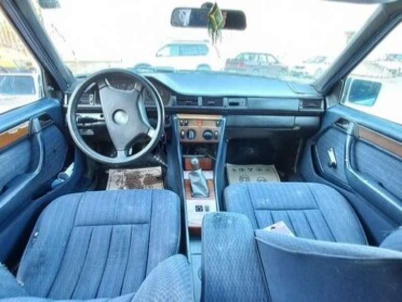 Mercedes E 200, 1989 il, 2.0 L, 300 000 km