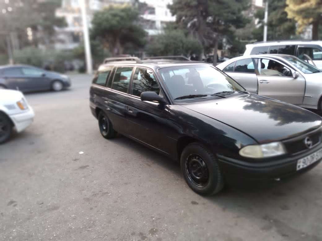 Opel Astra, 1996 il, 1.7 L, 1 700 km