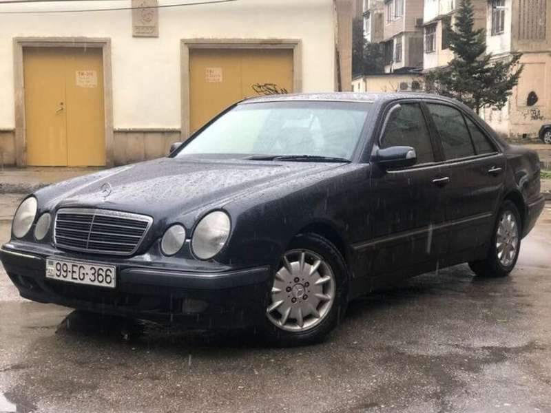 Mercedes E 270, 1999 il, 2.7 L, 472 486 km