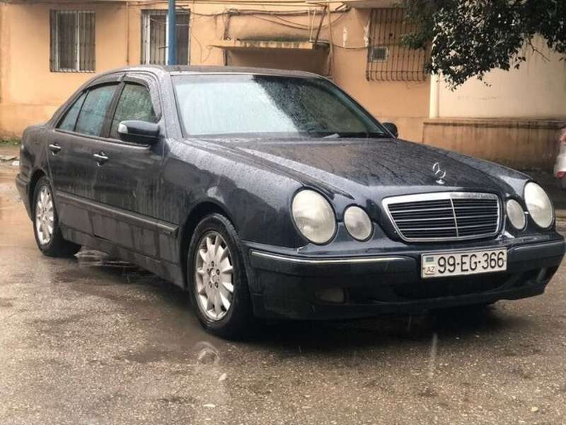 Mercedes E 270, 1999 il, 2.7 L, 472 486 km