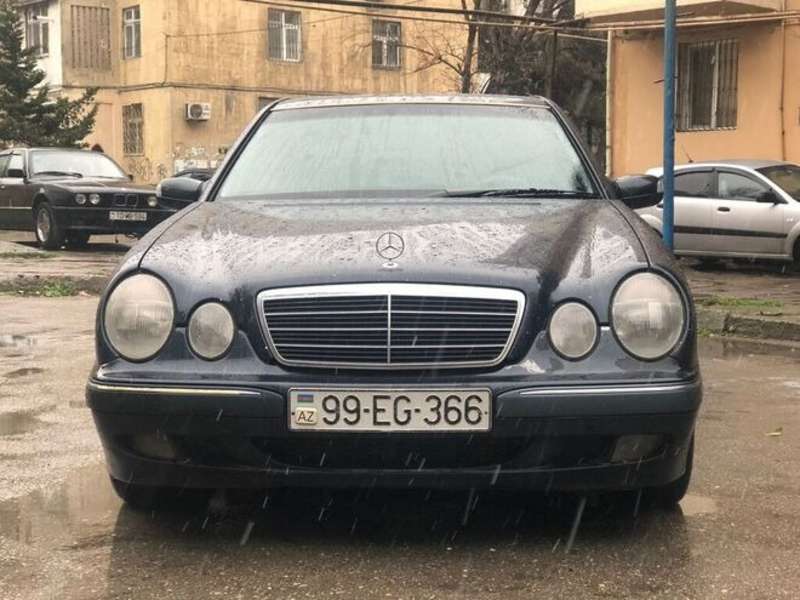 Mercedes E 270, 1999 il, 2.7 L, 472 486 km