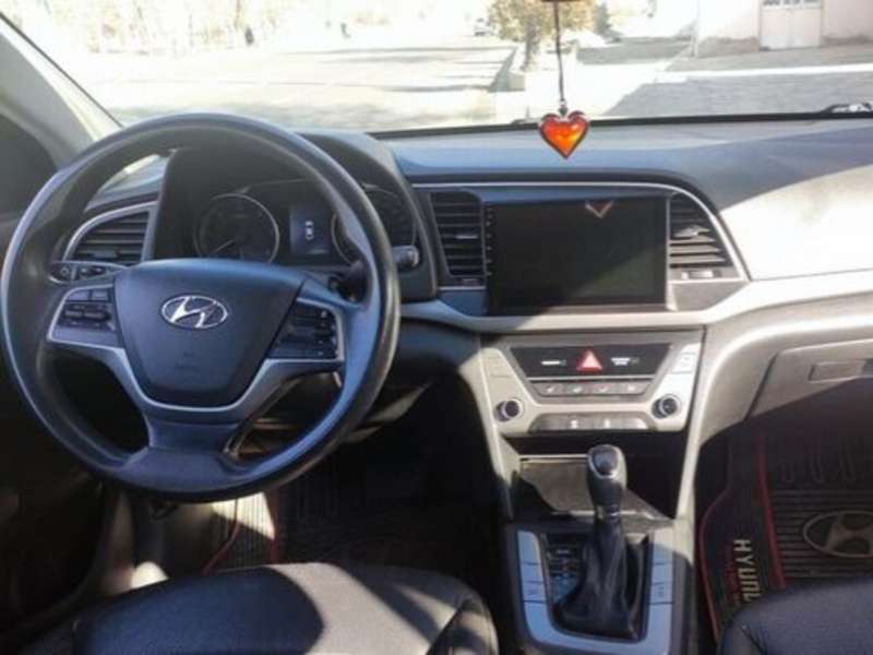 Hyundai Elantra, 2016 il, 1.6 L, 83 000 km