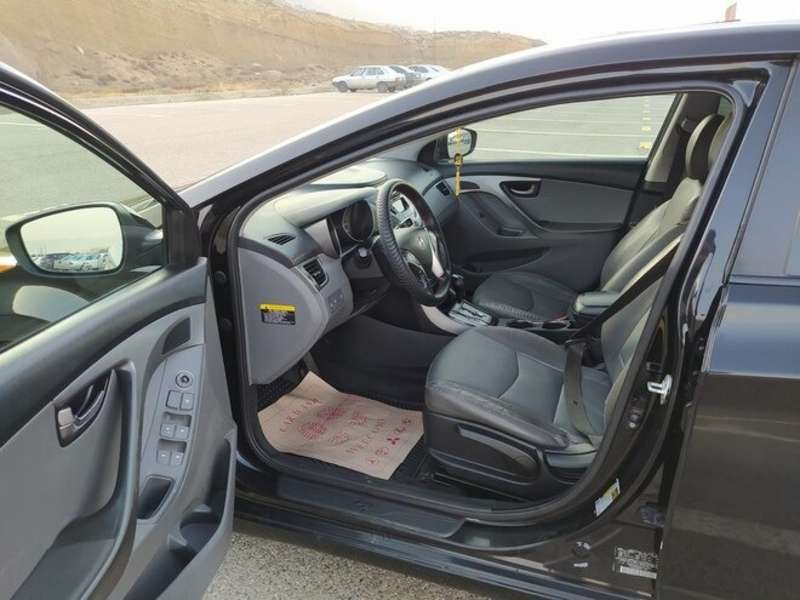 Hyundai Elantra, 2012 il, 1.8 L, 175 000 km