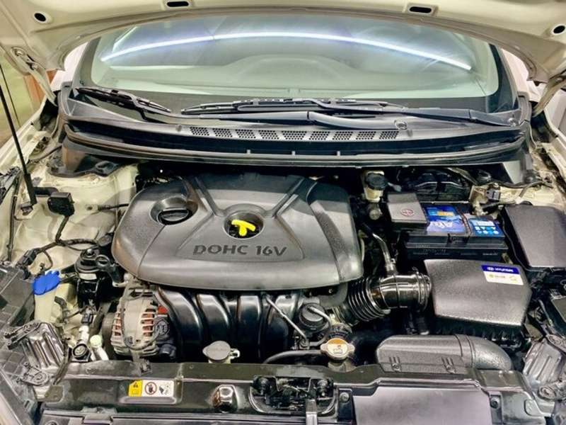 Hyundai Elantra, 2012 il, 1.8 L, 131 000 km
